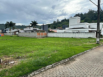 Lote em condom�nio fechado na Cachoeira do Bom Jesus!