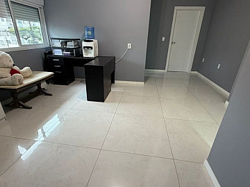 CASA COMERCIAL � VENDA NO ABRA�O